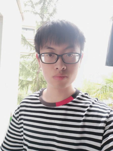 赵天正 (环资学院,考研至南京大学) 获得环资优秀班委、优秀学生干部、思政先进个人等奖项。在他看来,准备考研是一个比较艰难的阶段,这是一个打持久战的过程,又是一个锻炼自己毅力和心态的时刻。