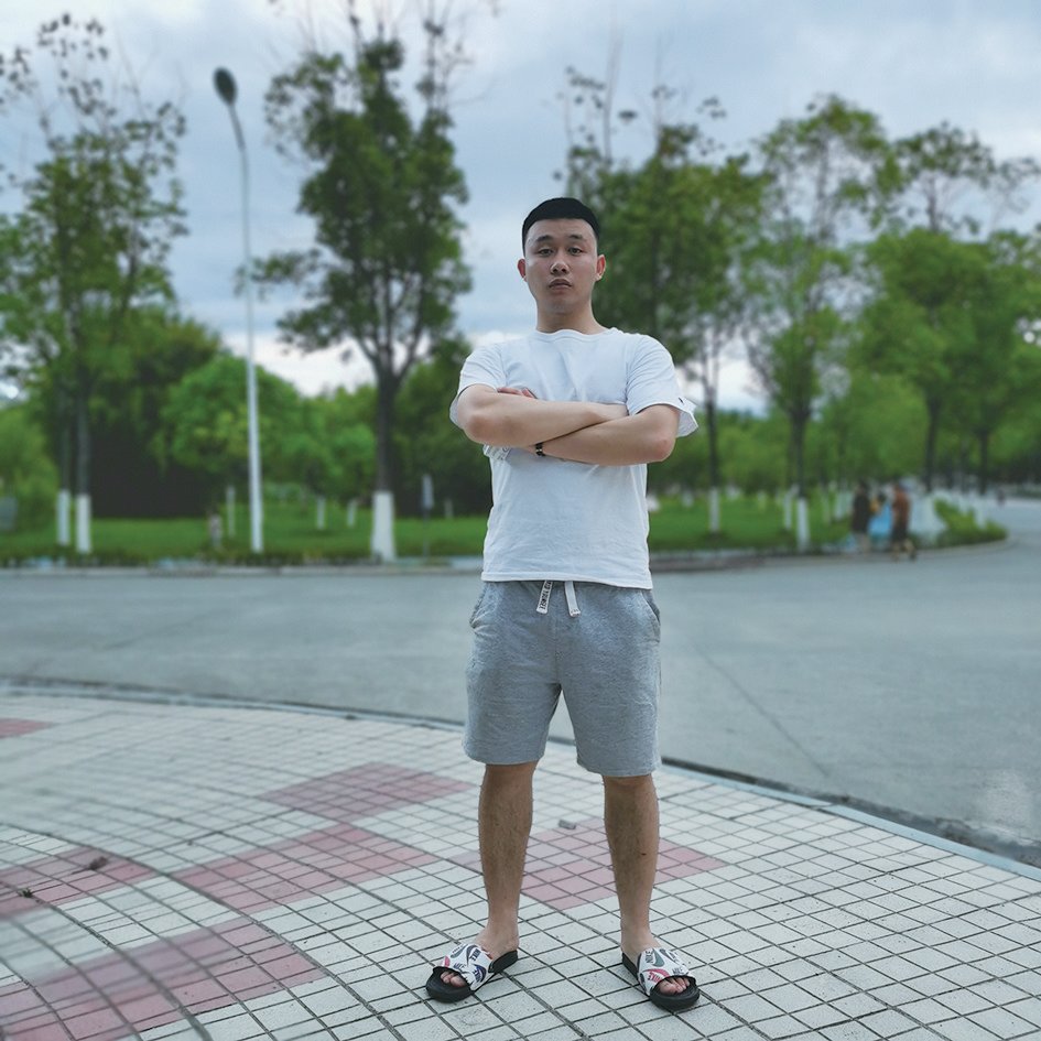 李 游 (国防学院,保研至中国科学技术大学) 获得国家励志奖学金,西南科技大学三好学生、优秀学生干部、道德风尚等校级奖状;参与并结题了1个校级项目和1个省级项目,拥有授权发明专利1项。