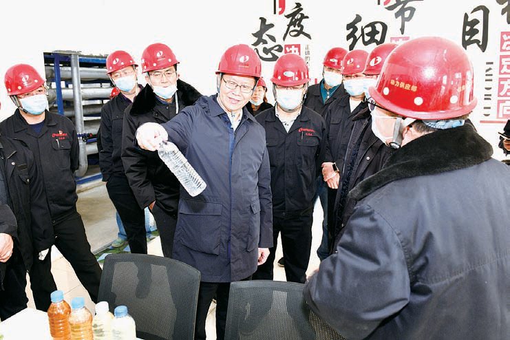 魏栓师现场督导环保项目推进工作