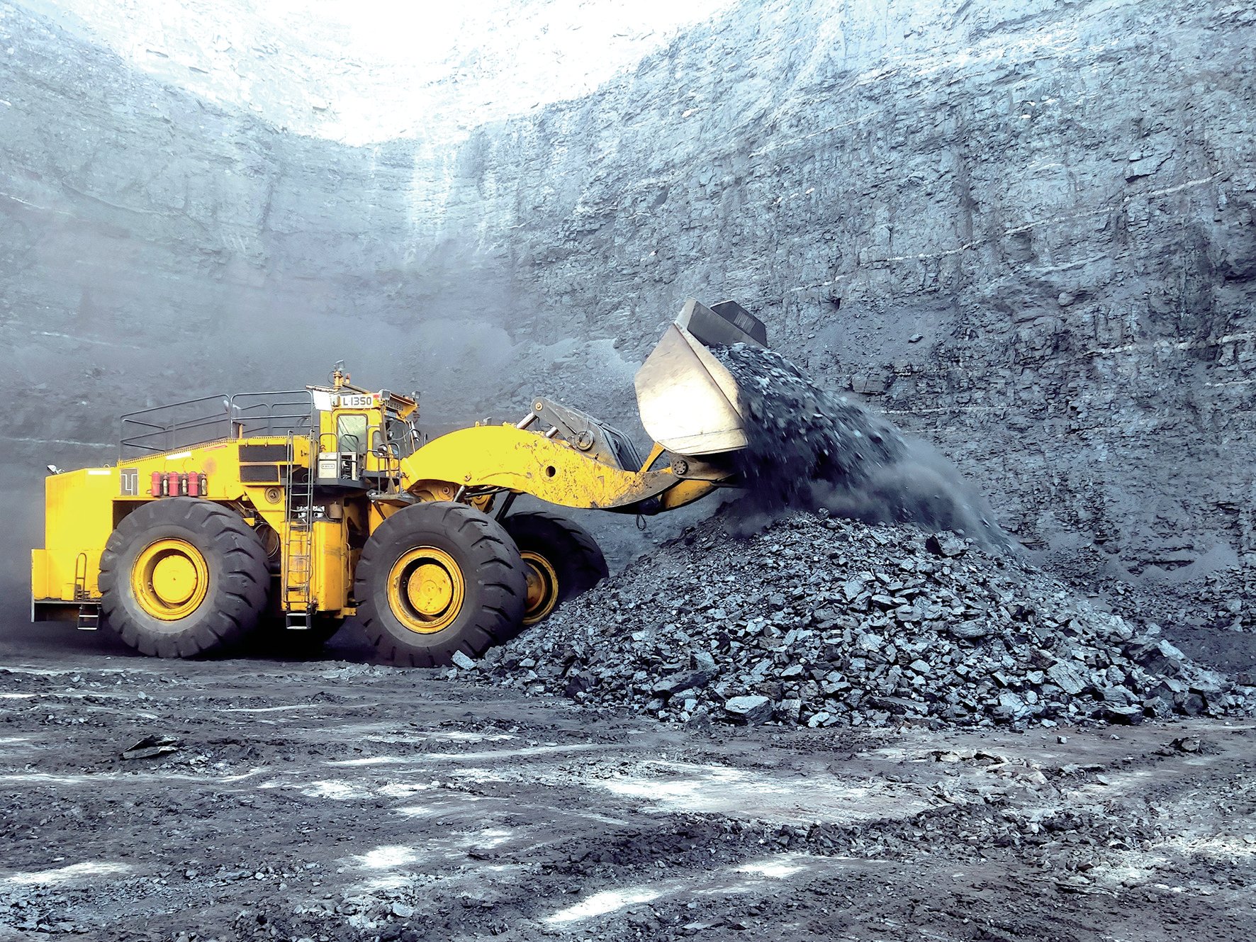 黑岱沟矿采掘队保质保量完成煤炭回收工作