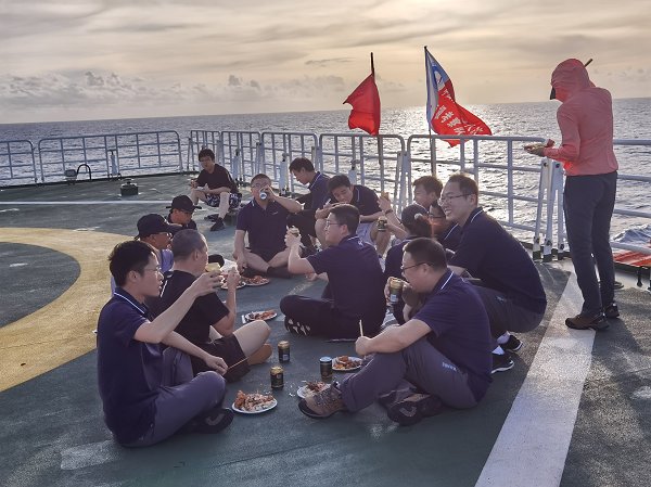 赤道日—冷餐会