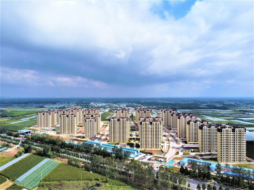9 月 19 日，山东聊城高新小镇项目竣工。该项目位于山东省聊城市，总建筑面积约32万平米，包含 31 栋 16 至 18 层单体工程，共计 2482 套住宅及配套设施。该项目是山东省美丽宜居乡村建设工程、聊城市重点民生工程，是聊城市乡村振兴的示范区和新型城镇化建设的新样本。